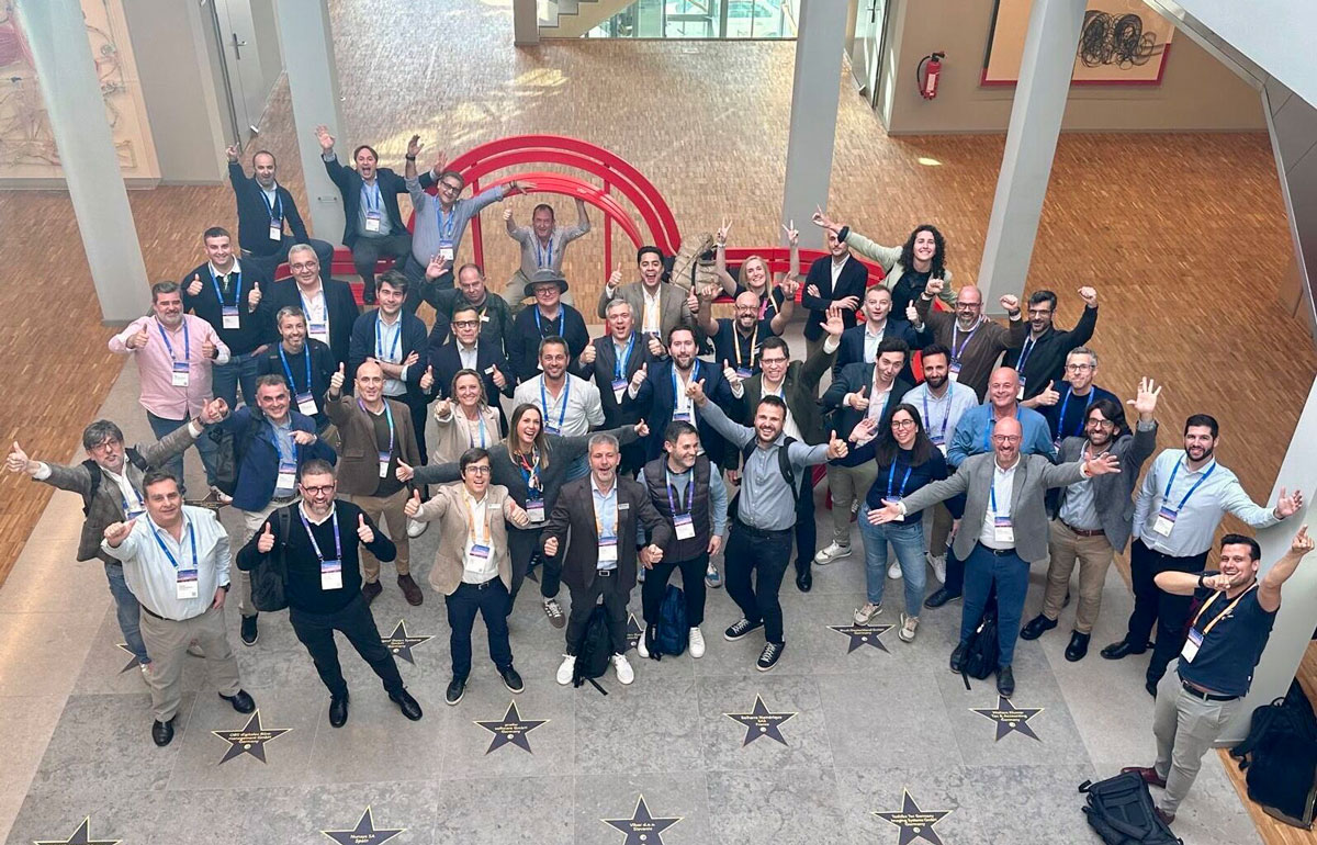 Algunos de los usuarios de DocuWare en la convención de DocuWorld con las novedades para este 2025