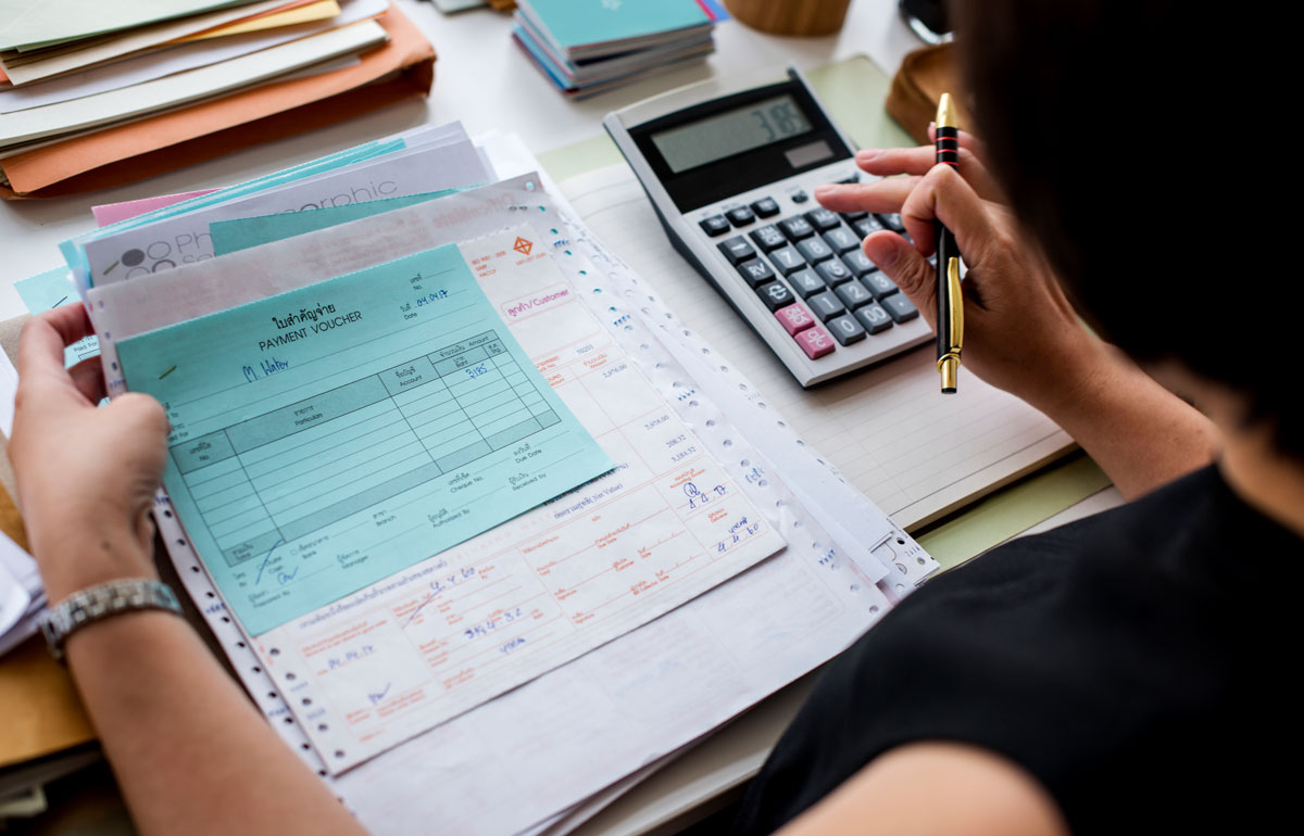 Deja de hacer facturas en Word o Excel y registra tu contabilidad como ordena la ley